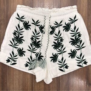 House of Harlow 1960 White Shorts with Green Leaf Embroidery